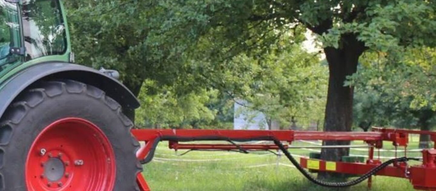 machine oogst noten uit bomen schudden